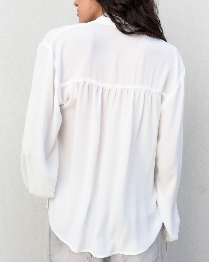 Blusa lanzada blanca