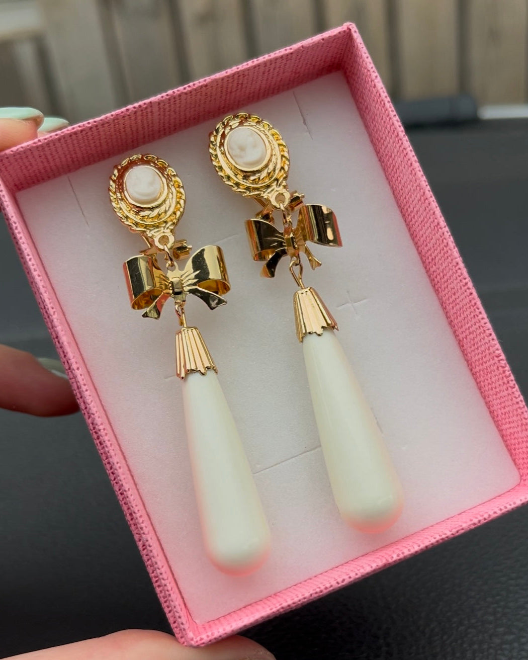 Pendientes Macarena Crudo