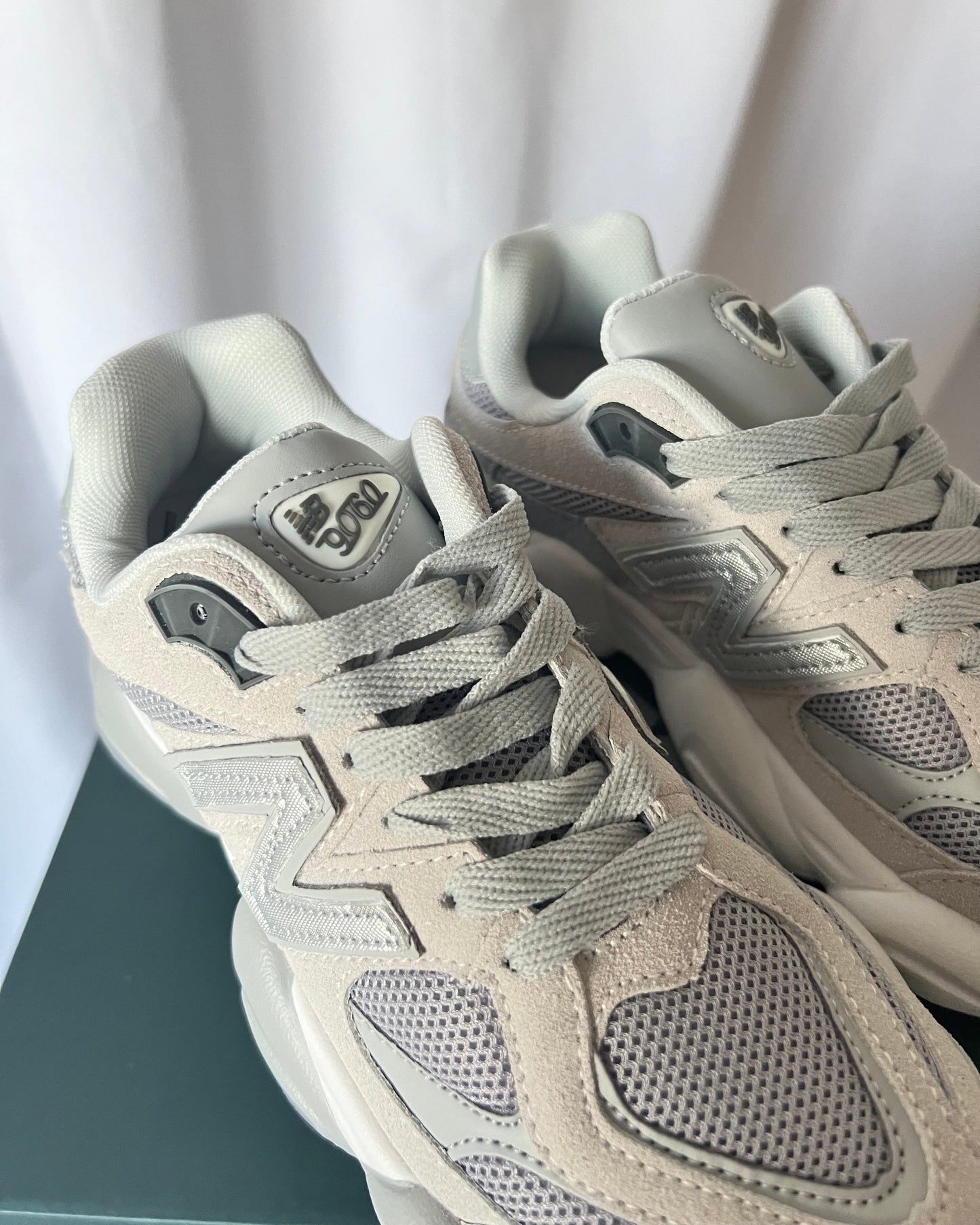 Deportivas 9060