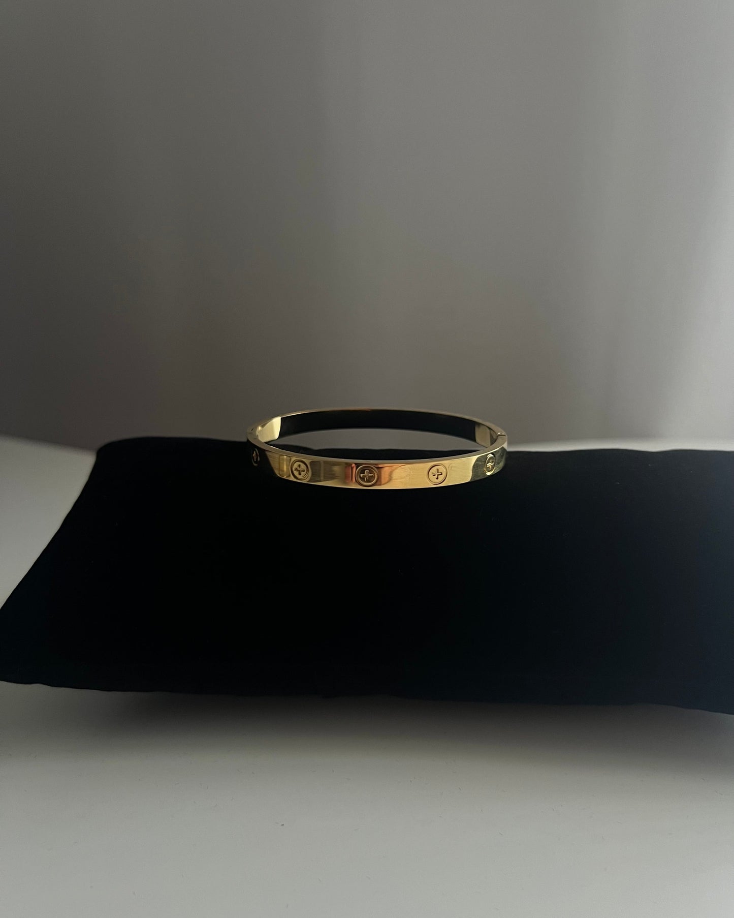 Brazalete cruz