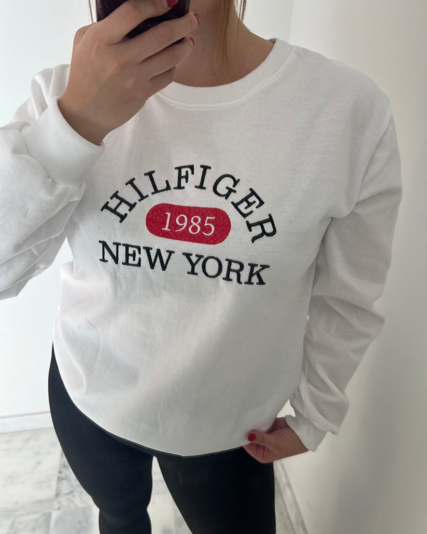 Sudadera bordada blanca